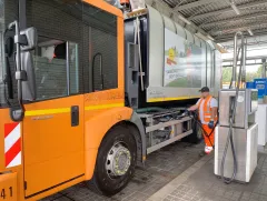 Tankstelle und Ladesäulen: Stadtreinigung Leipzig betankt bzw. lädt Fahrzeuge selbst
