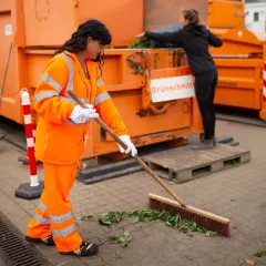 Mobile Laubsammlung in Schönefeld-Ost