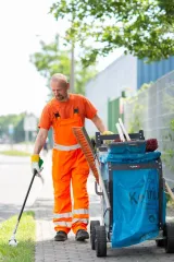 Unterwegs mit der manuellen Straßenreinigung