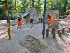 Neuer Sand für den Spielplatz „Am Rennbahnweg“