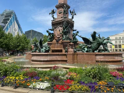 Blühbeet am Mendebrunnen