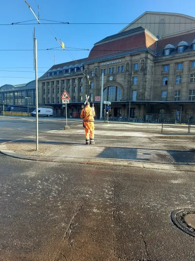 Wasserrohrbruch sorgt für Glatteis